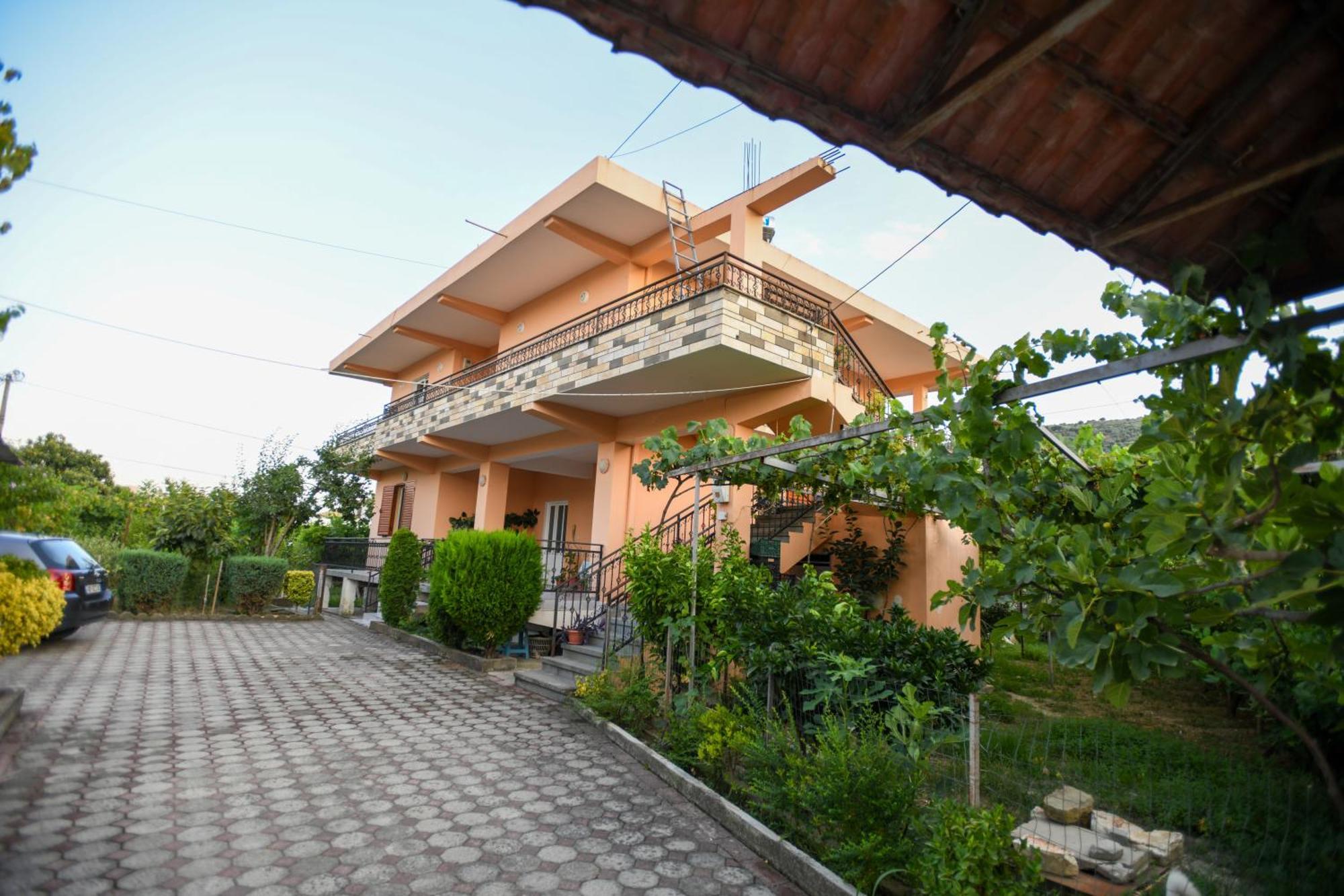 Apartment Darlin เบราท ภายนอก รูปภาพ